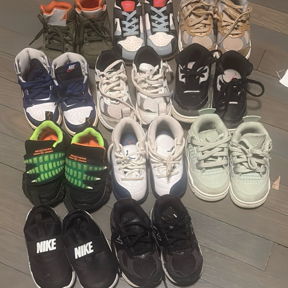 Nike Kids' Black and White Sneakers